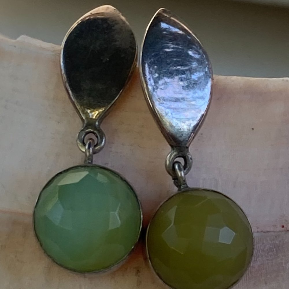 Desert Rose Trading faceted green peridot gem on sterling silver dangle earring